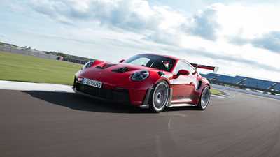 Porsche 992 GT3 RS at Silverstone track