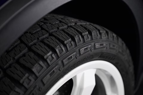 Seriously slash-proof Pirelli Scorpion off-road tyres for 911 Dakar