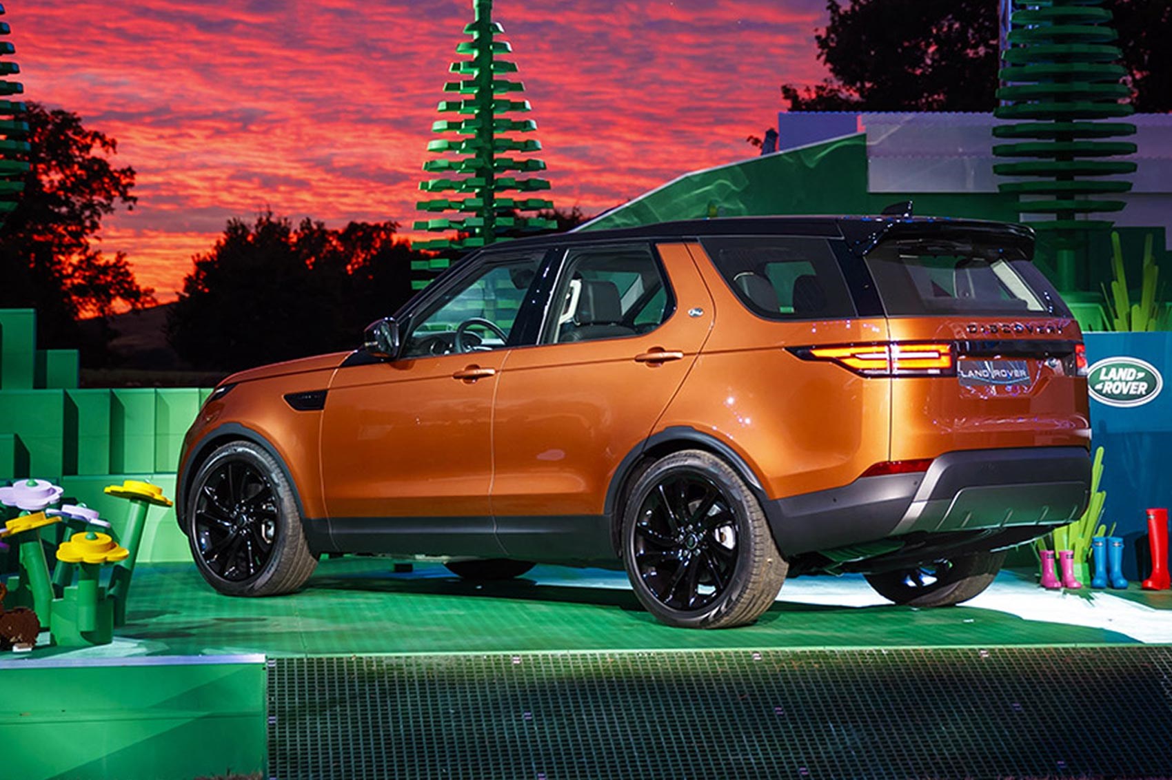 Discovery 5 is alive! Land Rover's new seven-seat practicality monster  unveiled