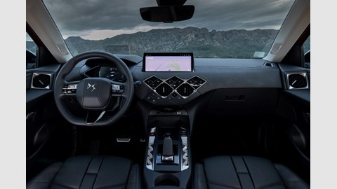 DS3 E-Tense interior