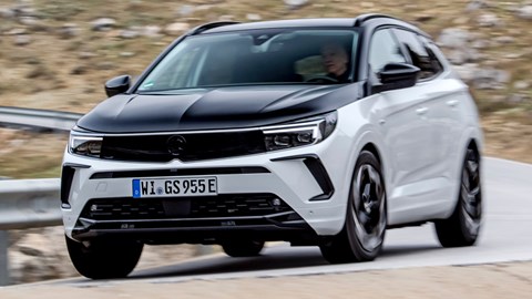 Vauxhall Grandland GSe front cornering