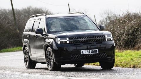 Hyundai Santa Fe front cornering