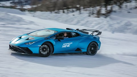 How to drive on ice: Lamborghini Huracan STO drifting
