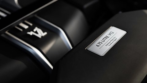 Rolls-Royce Cullinan Black Badge Series II: engine