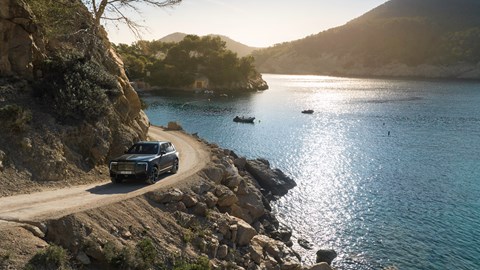 Rolls-Royce Cullinan Black Badge Series II: lifestyle picture