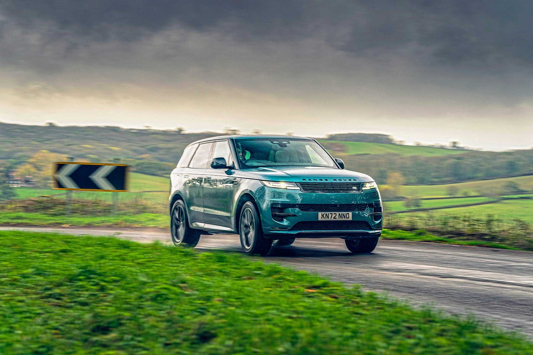 2023 Land Rover Range Rover Sport First Drive Review: Comfy, Capable, More  Efficient - CNET