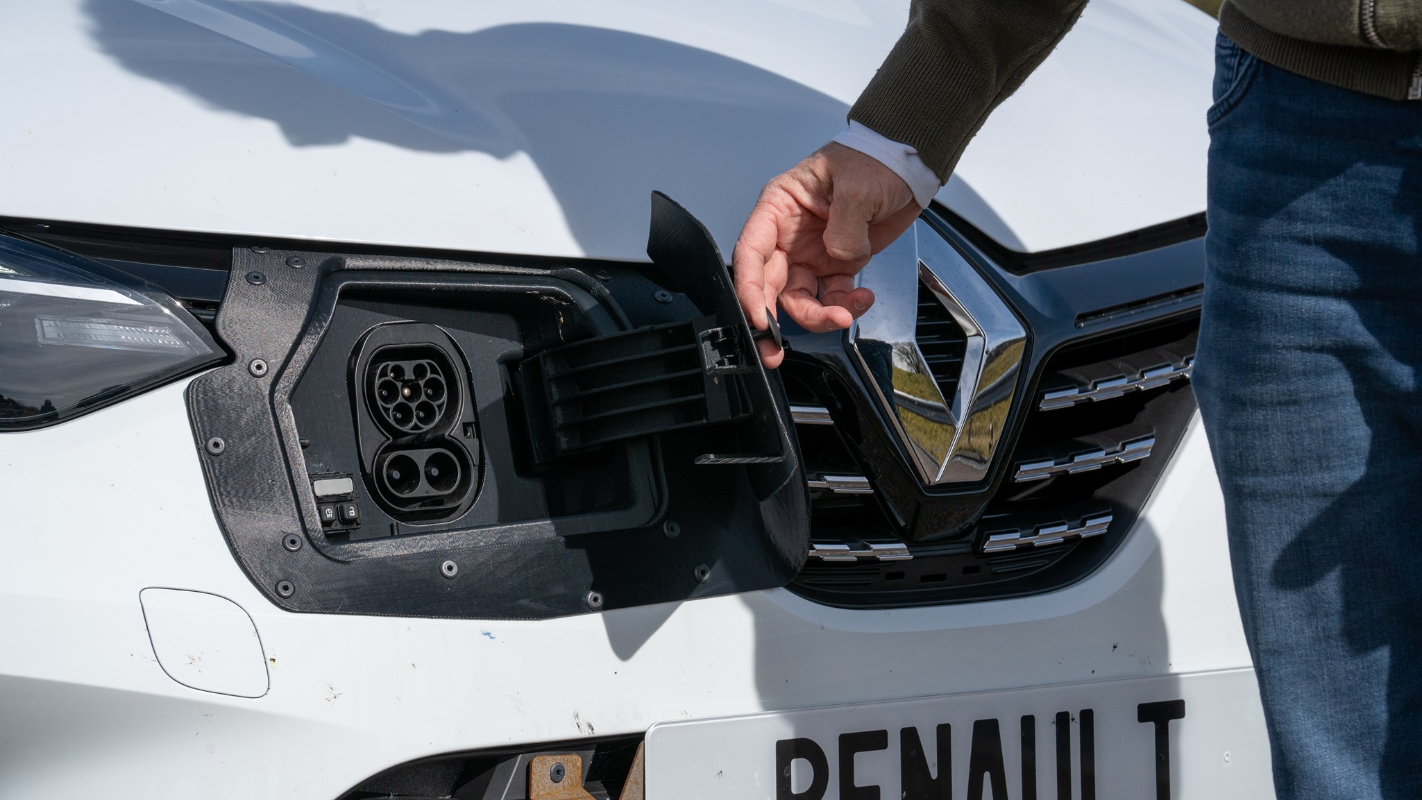 Renault 5 prototype drive - charging socket