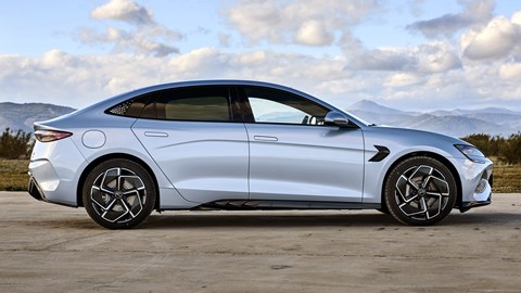 BYD Seal - side profile