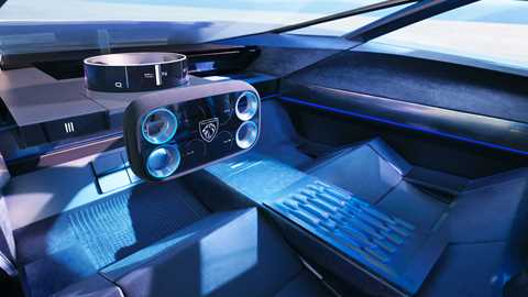 Peugeot Hypersquare: a new, rectangular kind of steering wheel