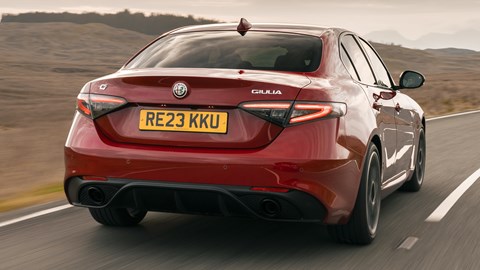 Alfa Romeo Giulia - rear tracking