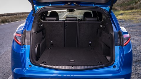 Alfa Romeo Stelvio - boot