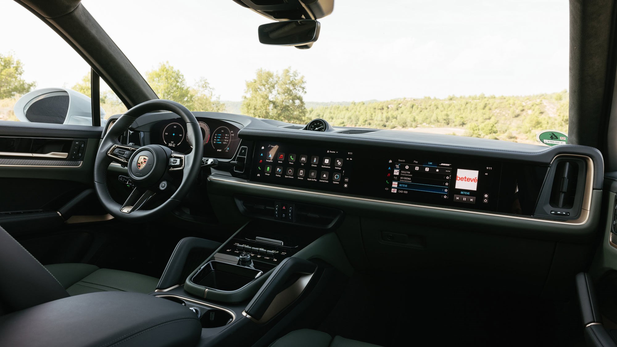 Porsche Cayenne E-Hybrid review - 2023-facelift - Turbo E-Hybrid, interior, dash board, passenger screen