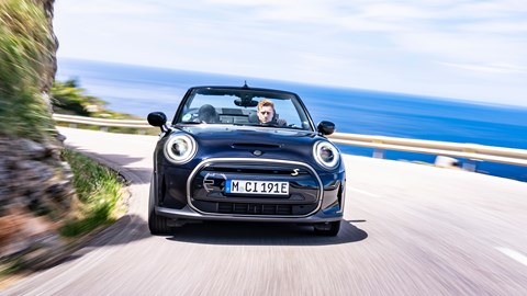 MINI Electric Convertible (2023): front cornering, Mallorca road, black paint