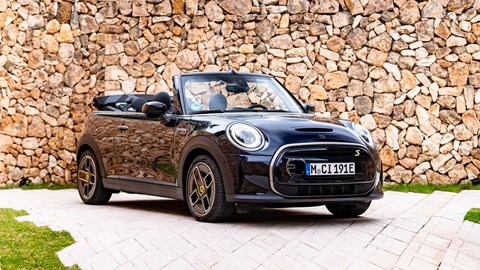 MINI Electric Convertible (2023): front three quarter static, black paint