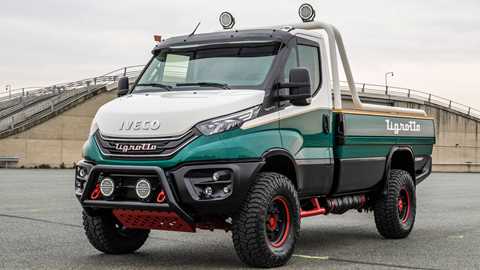 Iveco Daily Tigrotto - retro-styled off-road van, front