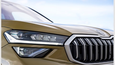 Skoda Kodiaq review - headlight