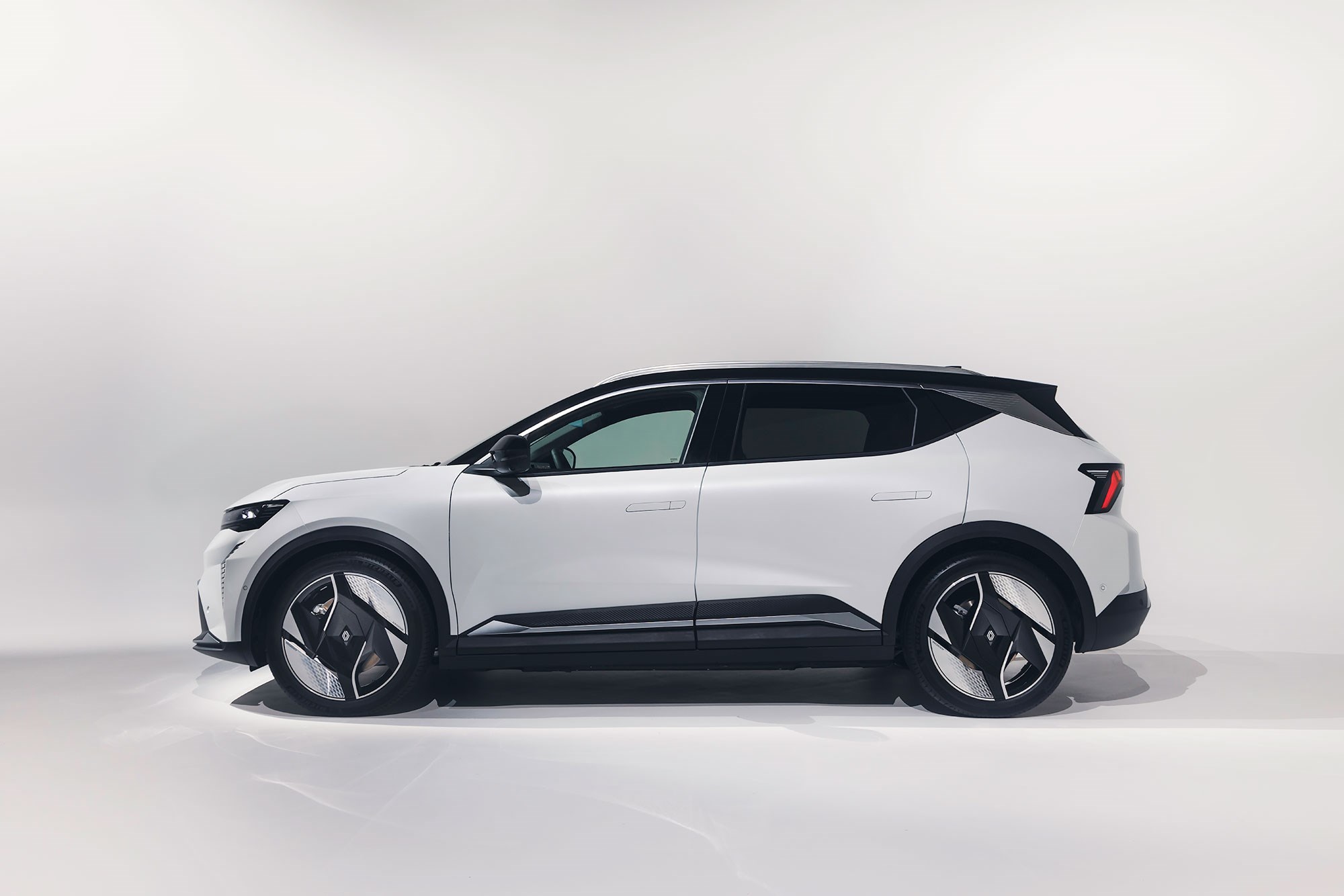 The all-new Renault Scenic E-Tech electric: the first more