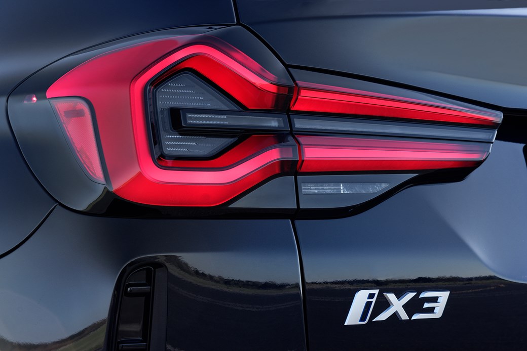 bmw_new_nomenclature_badges_51.jpg