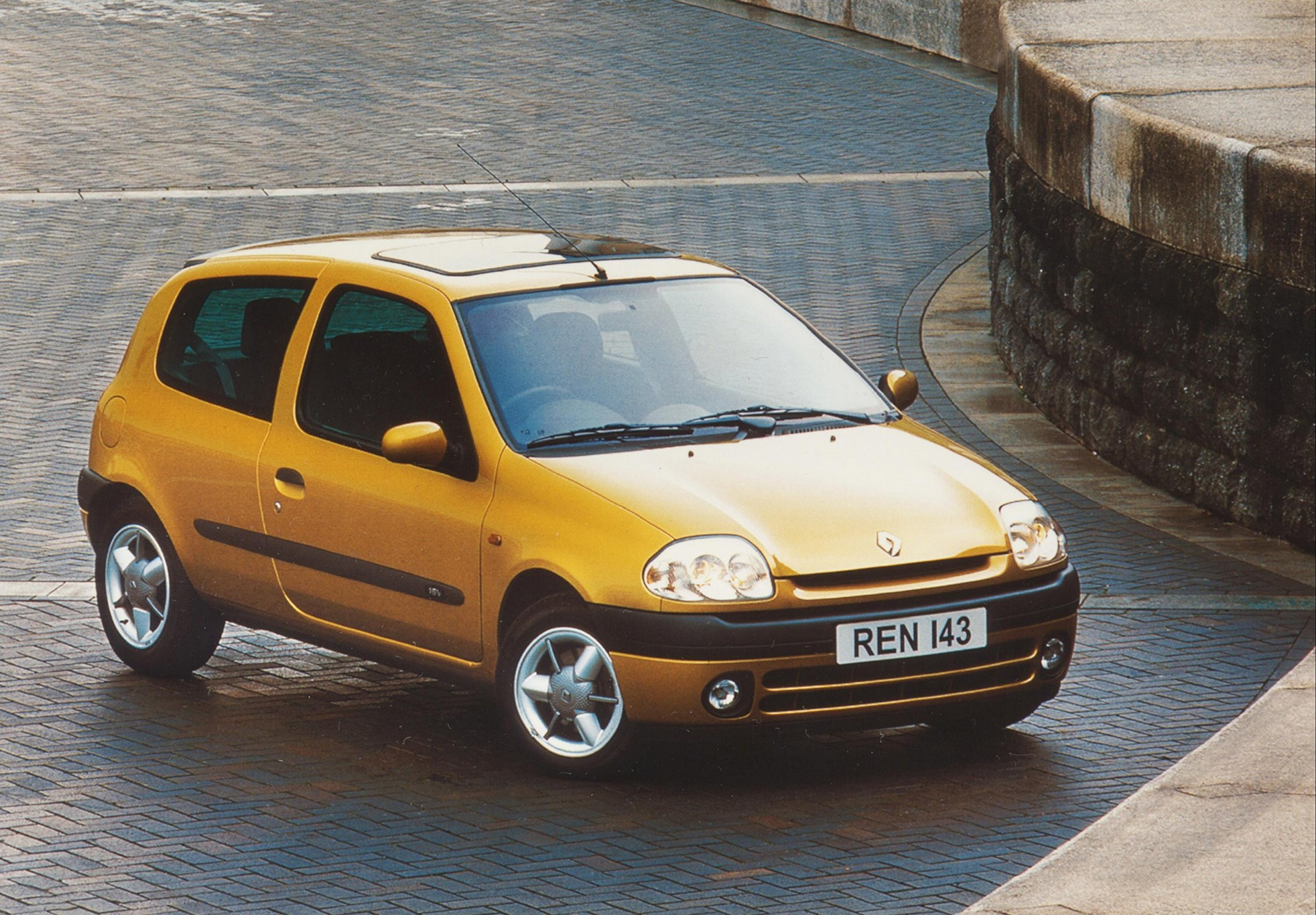 Renault Clio II buyers review 