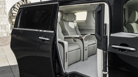 Lexus LM - rear seats