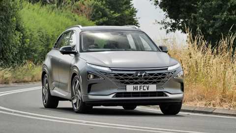 What is a hydrogen car? Hyundai Nexo driving round corner