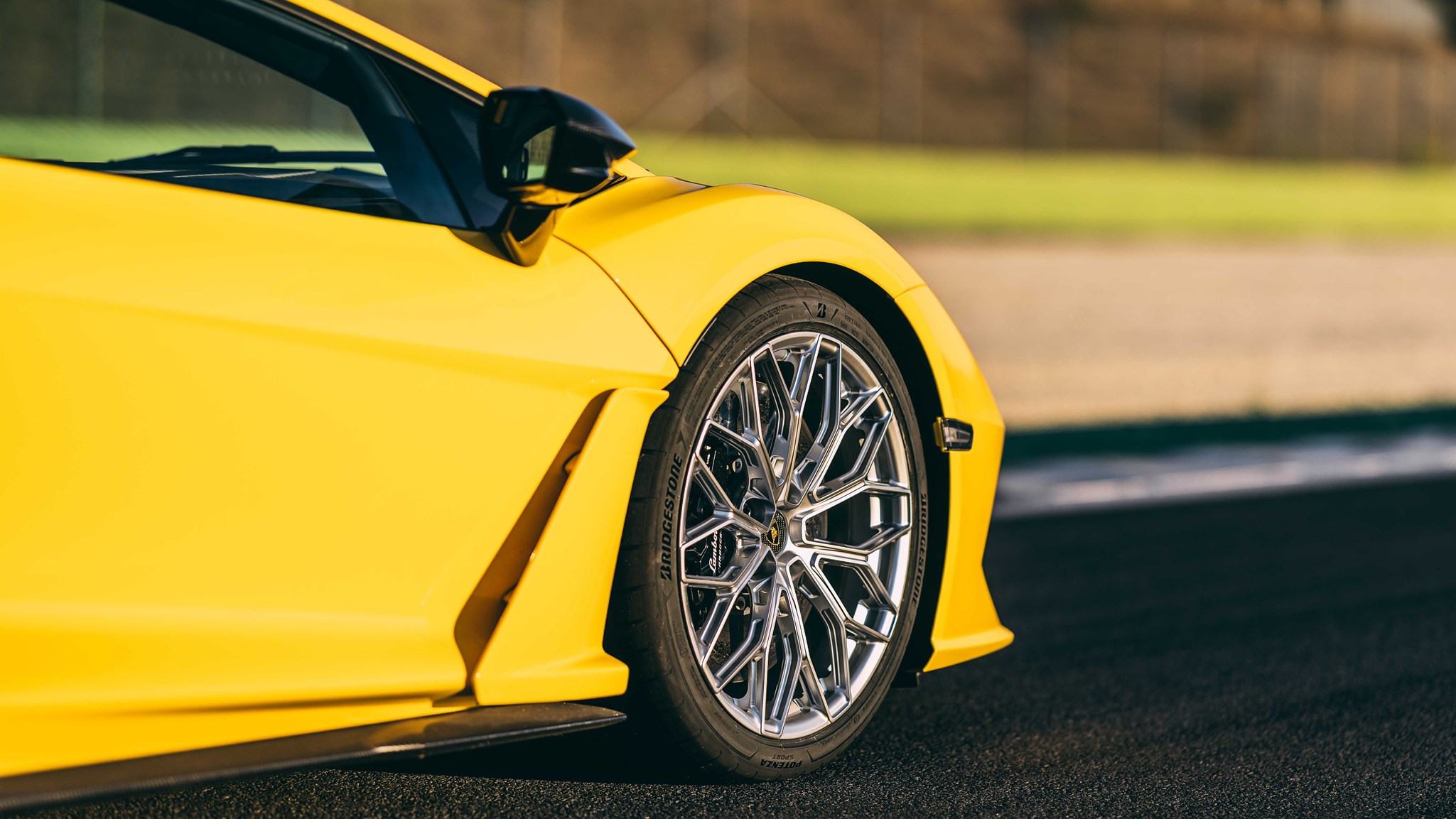Lamborghini Revuelto front wheel