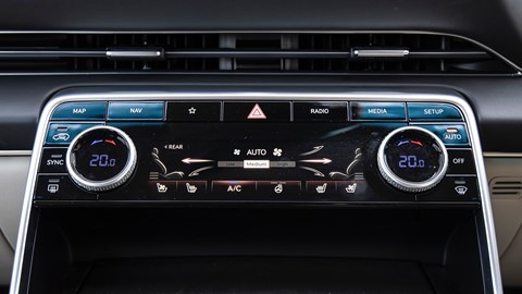 Genesis GV80 heating controls