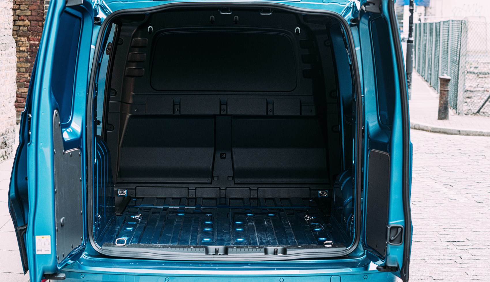 Volkswagen Caddy Cargo 2023 Review 