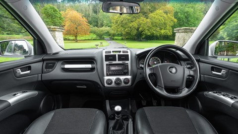 Kia Sportage Mk2 - interior