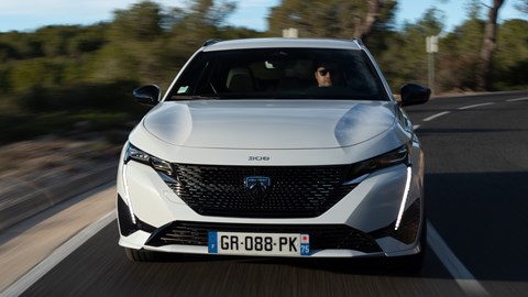 Peugeot E-308 SW - front tracking