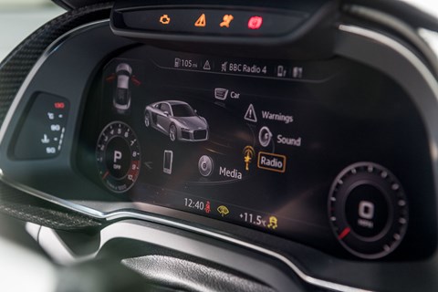 Audi R8 instrument panel