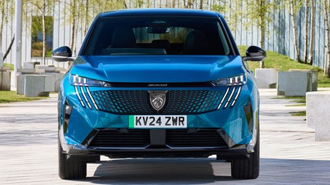 Peugeot E-3008 front