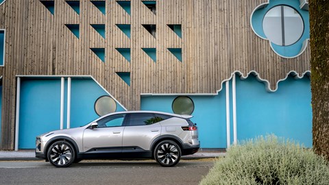 Note the sloping roofline of the Polestar 3