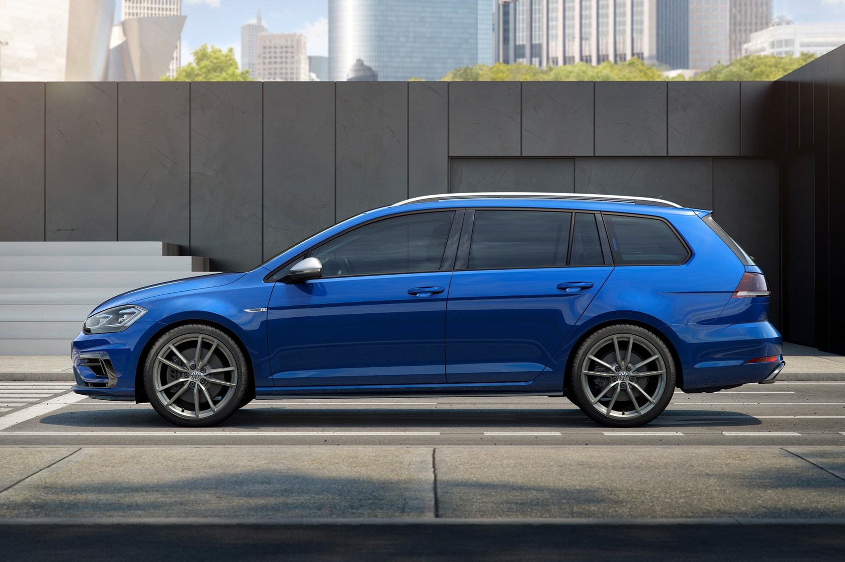 New(ish) VW Golf R for 2017: fast Golf gets a facelift