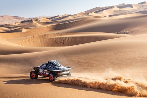 Audi RS Q e-tron E2 in dunes