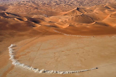 Audi RS Q e-tron E2 carving through desert