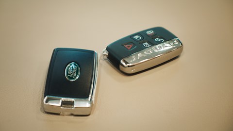 Land Rover key with new ultra-wide band tech (left) and a Jag key without (right)