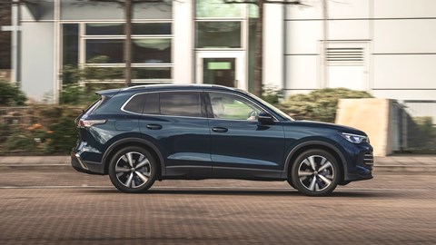 Volkswagen Tiguan side