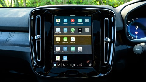 Volvo EX40 infotainment