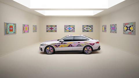 BMW i5 Art car side