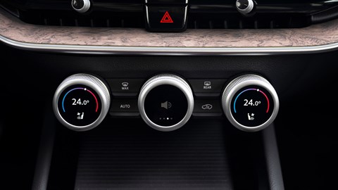 Skoda Superb Smart Dials