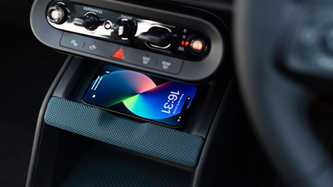 MINI Countryman (2024) review: centre console, wireless phone charger
