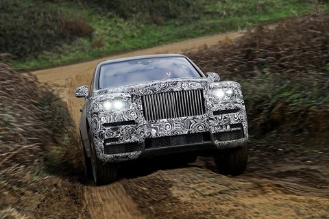 Rolls Royce Cullinan uphill