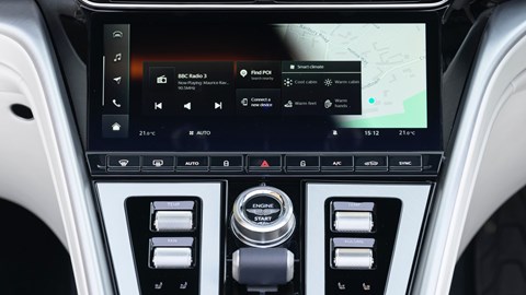 Aston Martin DB12 Volante infotainment