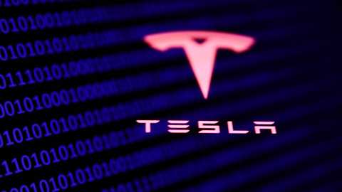 Tesla announces plans to lay off 10% of global staff (Getty)