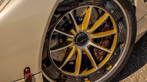 Pagani Utopia wheels with carbon turbine blades