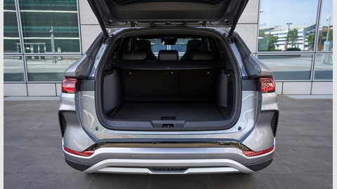 BYD Seal U DM-i hybrid (2024) review: chasing mediocrity