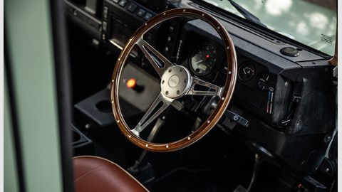 BEDEO Defender review: the electric conversion with in-wheel e-motors