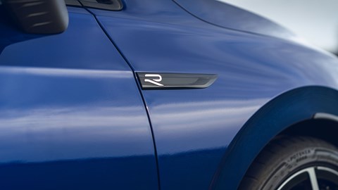 Volkswagen Golf R, side badge, blue paint