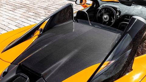 McLaren Artura Spider retractable hard-top carbon roof